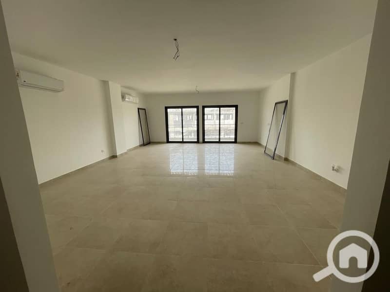 12 8e76eb3b-43e4-41f8-bdd5-57527d30ffe4. jpeg