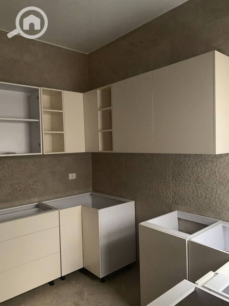 2 eea86412-f7ac-4782-81e0-ee29e33b3ab3. jpeg