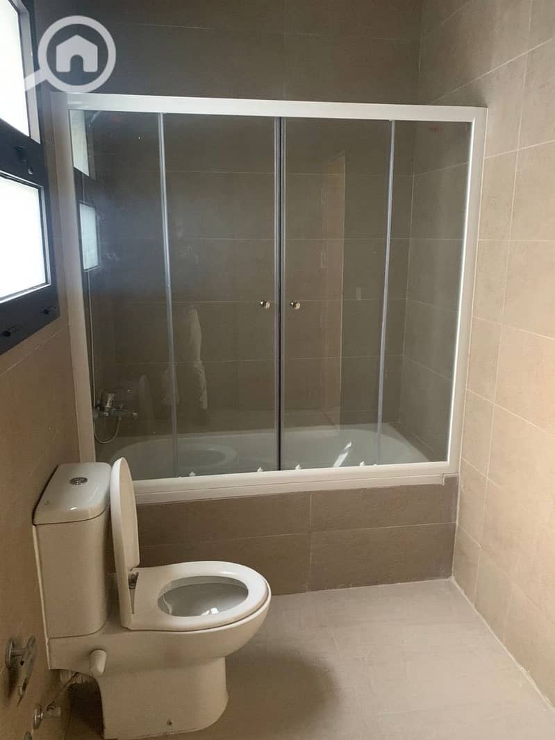 7 8b5f5cb5-127c-4108-b7e8-91462b84f3d4. jpeg