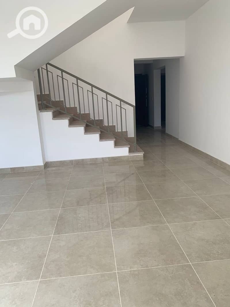 12 2c959627-378a-40a3-9611-7287986b5cb7. jpeg