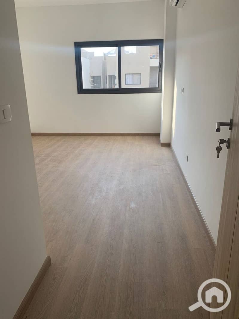 14 0d48d4d8-a79a-43fd-bfb8-4b532529ebef. jpeg