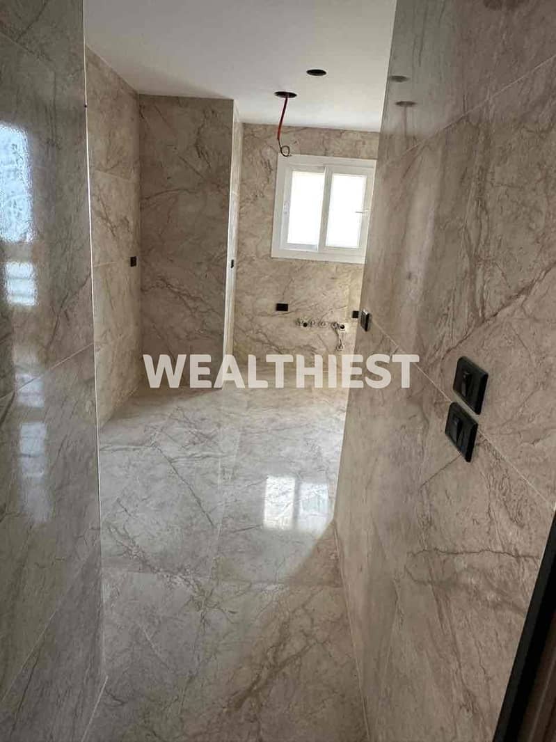 4 479974ae-7f50-4699-ae1f-514aaad20f70. jpg