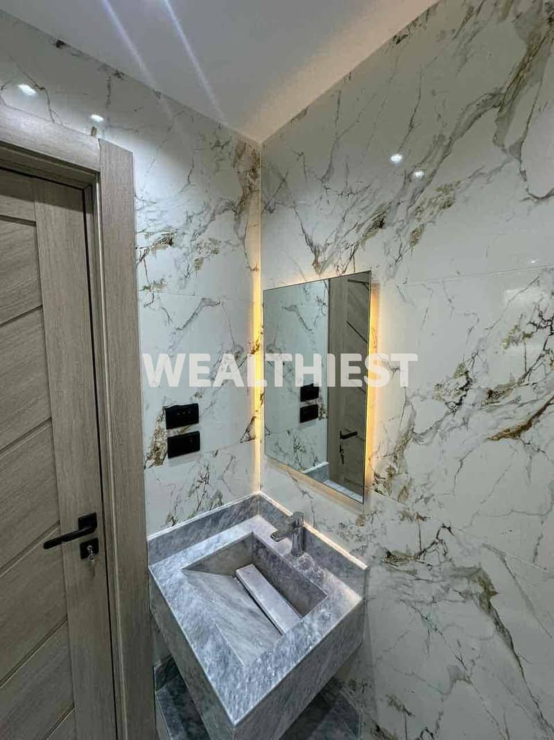 12 a3c365b8-8c10-4836-a982-42b837c3c151. jpg