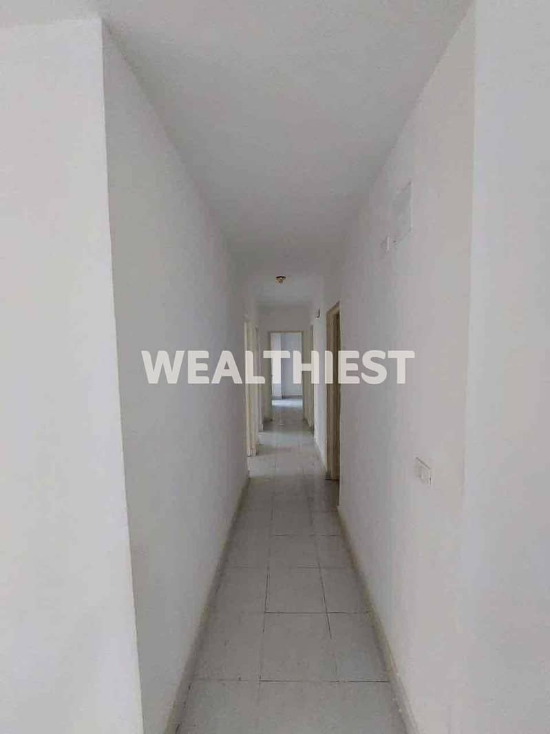 8 b7b4c6b0-1bce-4b0e-859e-a0adc2a1c840. jpg