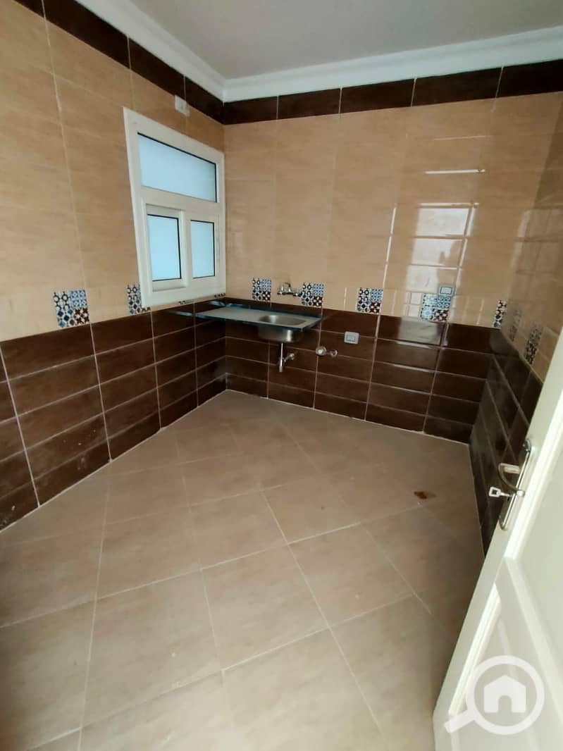 8 cbdb7ab3-272d-49f6-a607-b0b4cffeaa46. jpg