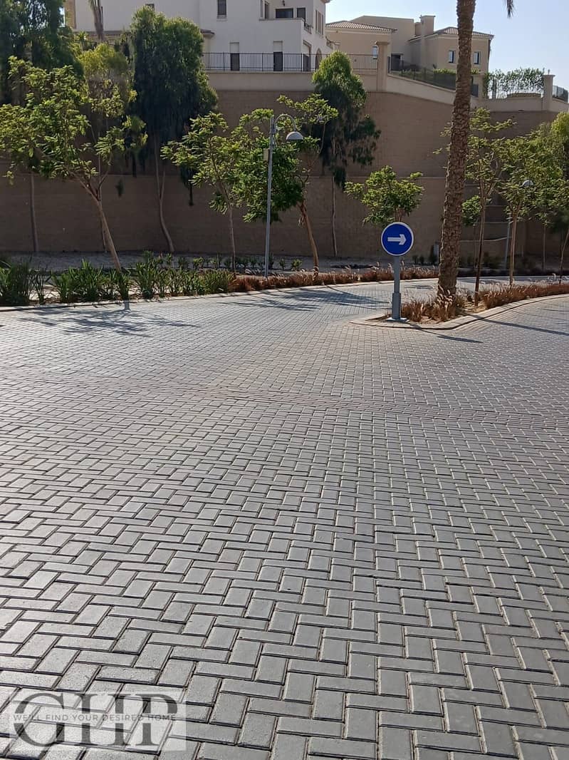 9 b87ce4cd-638f-495f-8f49-352013549b13. jpg