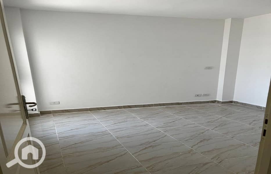 4 0787394a-3780-49ce-9b36-1829fd64eecb. jpeg