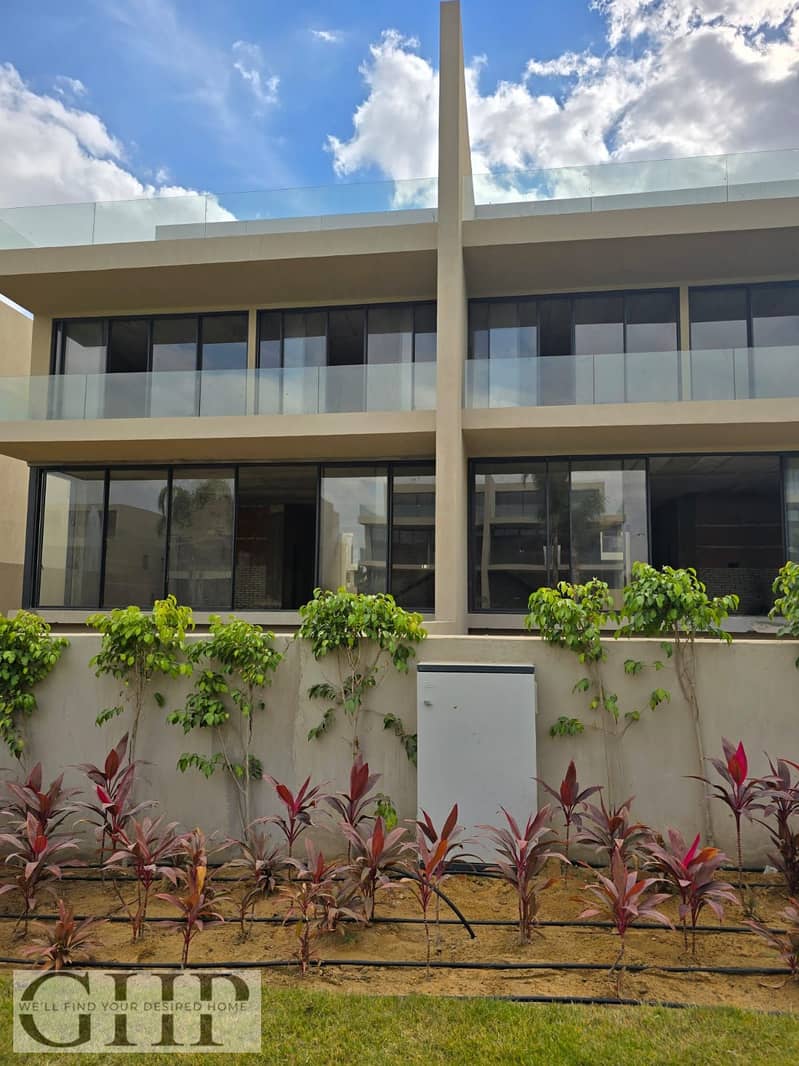 2 20f1d942-1c7d-4dc1-9aa8-e9e5071e41c6. jpg