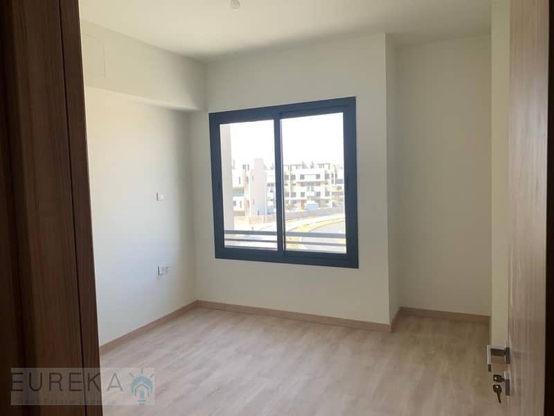 2 0d300668-91dc-4012-b58a-9c3ee4d5b670. jpg