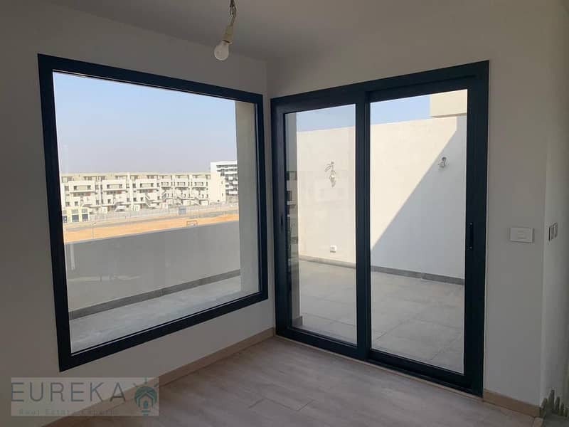 9 aa08d7ce-df37-4067-bb70-8877b82810c4. jpg