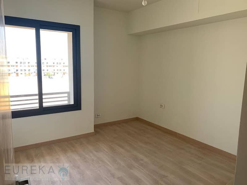 10 b2bc1ae5-3aef-4d4e-b8e5-2b5c6b36110d. jpg