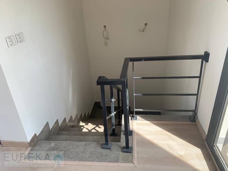 15 edd5a3ac-b7fc-4ca5-9589-74a0af4a9fb4. jpg