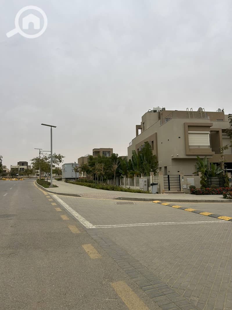 7 889fef3e-77c2-4e39-b4b3-c7a87f9dfa14. jpeg