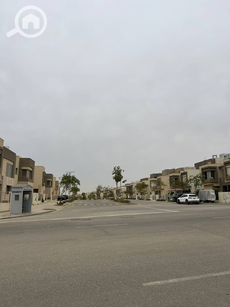 12 c5e91778-137f-48af-a7ea-e2ddba7f629e. jpeg