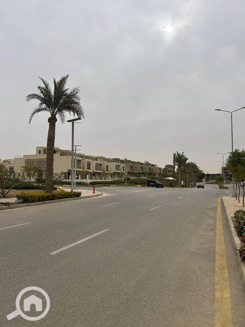 13 c41712ba-5fce-456d-a2f2-71f37cea9f76. jpeg