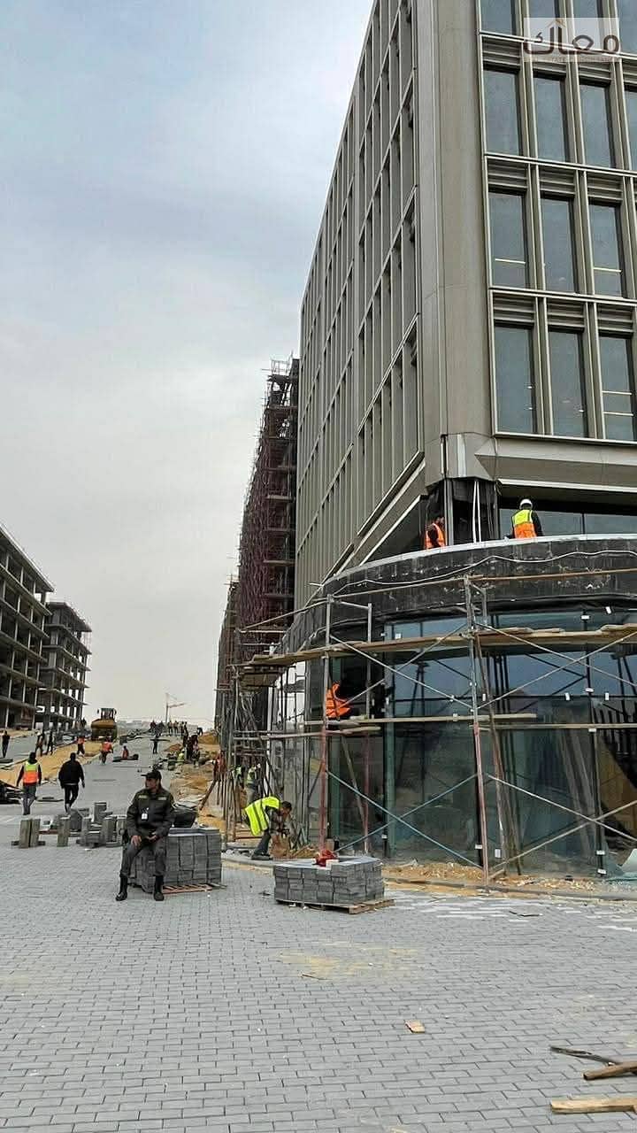 6 7556f54b-f2ee-400c-a0b0-bab88862de95. jpg