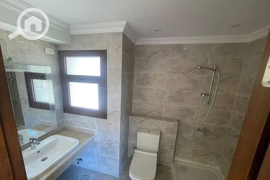 4 FB_IMG_1740050620337_900x600. jpg