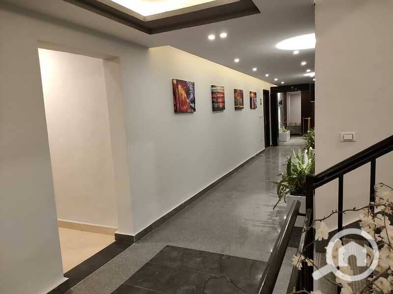 9 894bd8af-f895-4657-b854-e1e98e61d4f7. jpg