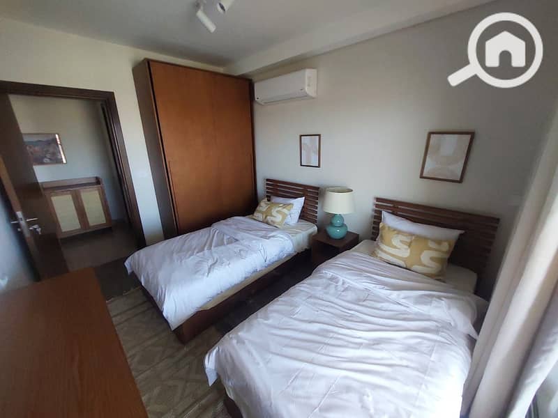 9 dc5cd4c1-a589-4e61-9773-c4022875f95b. jpg