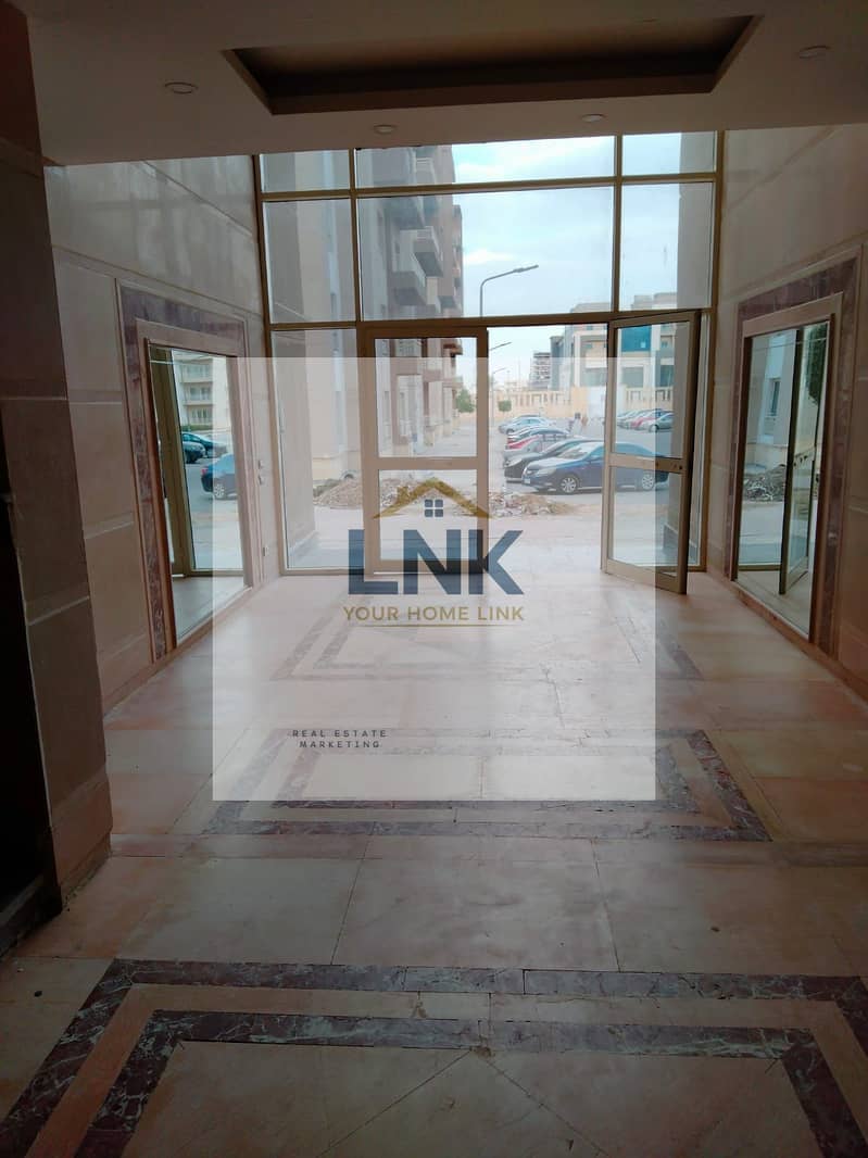 8 6ea1f2e3-7b7f-4aee-8f25-a92532c9d4c4. jpg