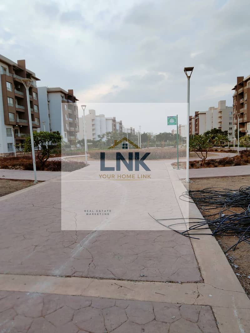 18 1097d918-05e4-42c1-a14a-21a2e81ed24a. jpg