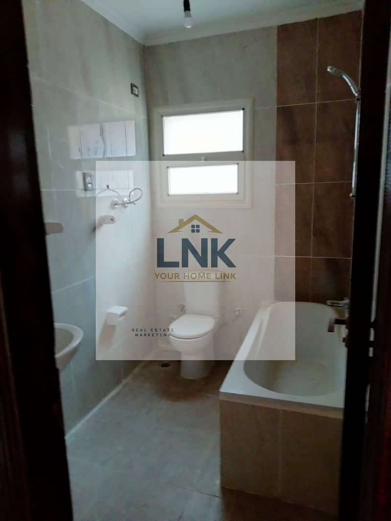 30 f70e75ac-d4d0-4a67-8b10-812fa59d46ad. jpg