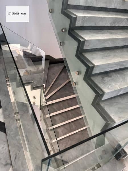 12 dbd565ae-d0dc-4f5e-a831-9a7e6748b325. jfif. jpg