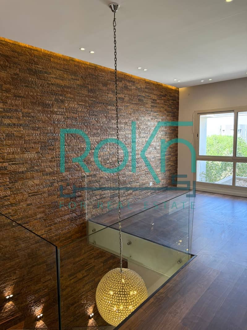 11 efeba203-79d0-4a56-b4dc-aec5ee943589. jpg