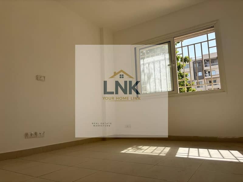 4 5d9b4007-4152-4c77-ba24-4260e89ce682. jpg