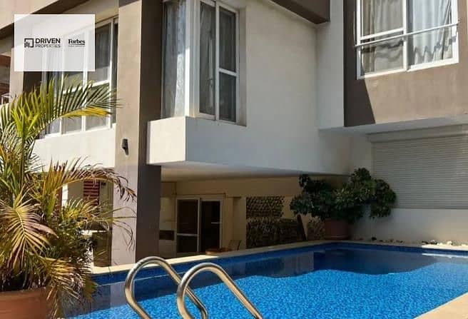 9 8090958-1aa64o. jpg