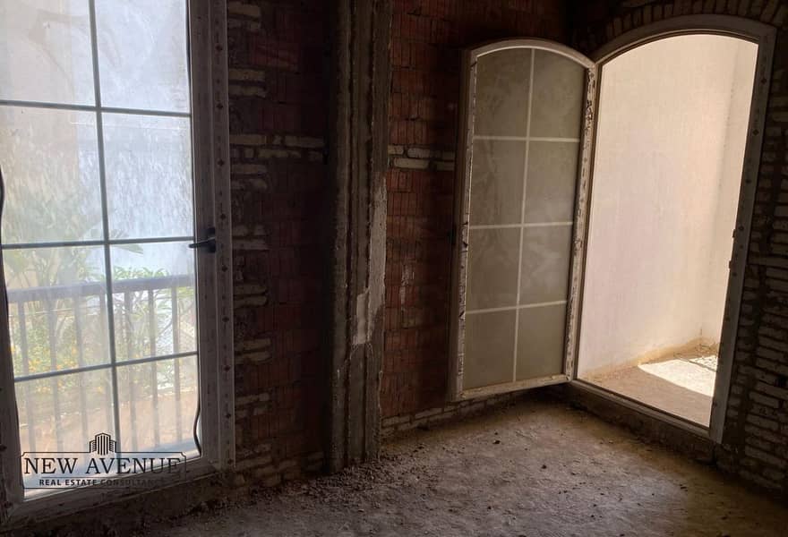 9 c695234a-f3ed-4684-b3e6-b5a4dd0e5b83. jpg