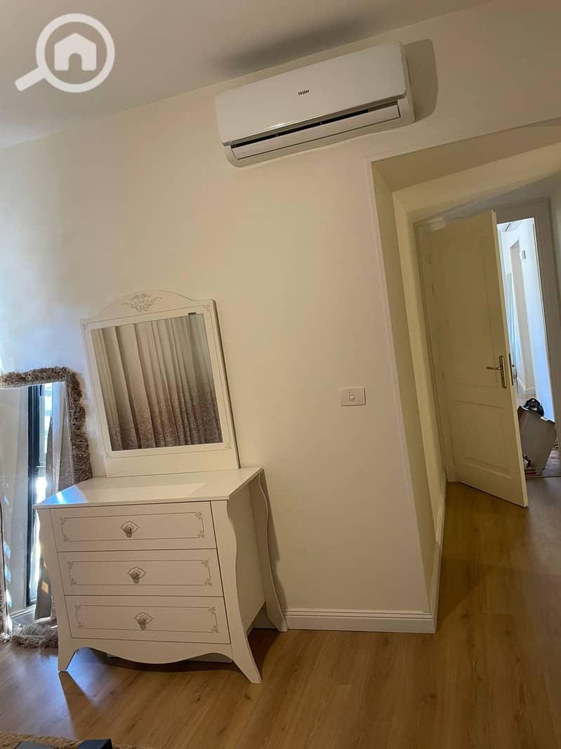 9 d97e43bd-a85e-41f2-ad9e-4dc8b2b47523. jpeg