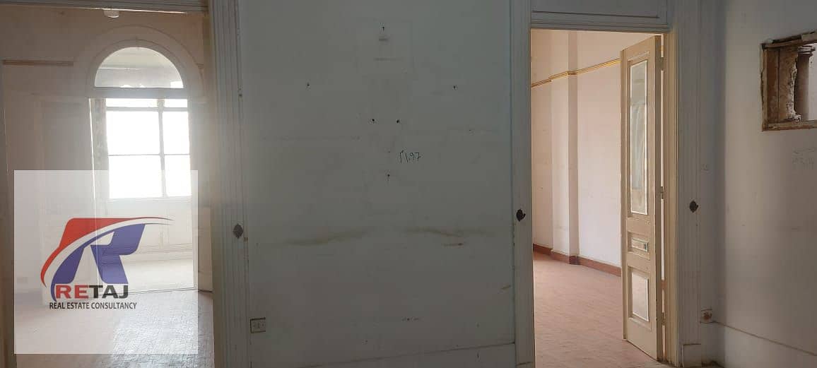 8 c893ef74-cacd-407d-b50a-451567e790d7. jpg