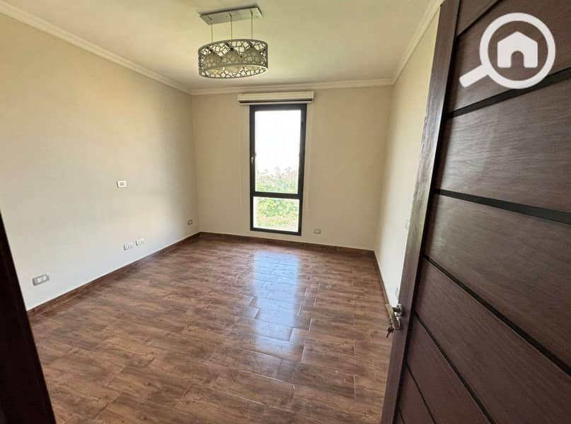 7 f2fe5436-a6a6-42c0-9c39-a7b51632be50. jpeg