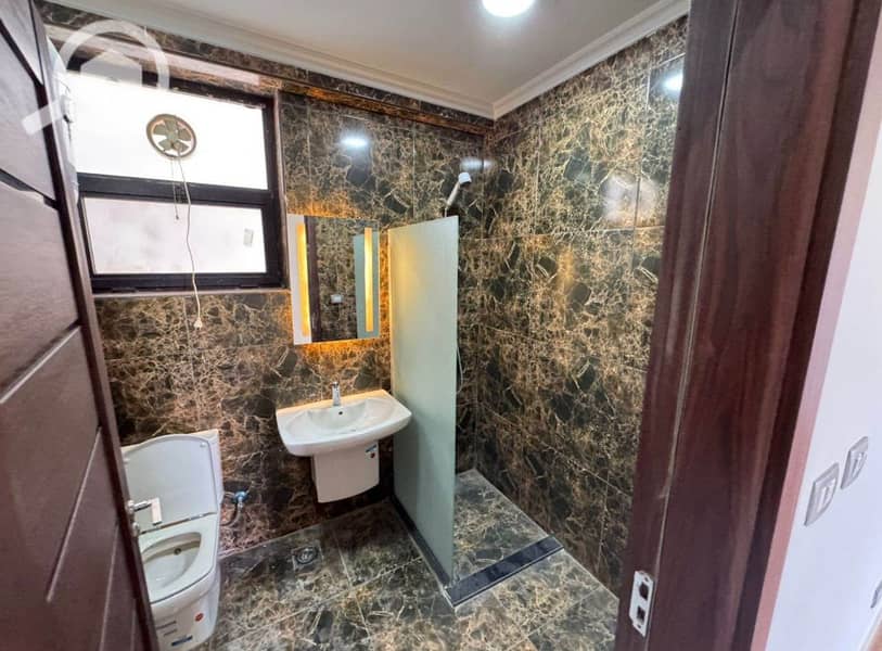 8 aaf218c6-dafb-425b-958a-f69891fe7d89. jpeg