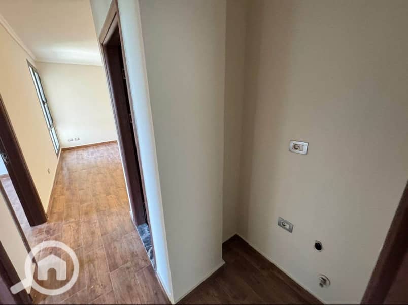 12 0235772e-9206-4faa-98bf-675bfe2eec4a. jpeg