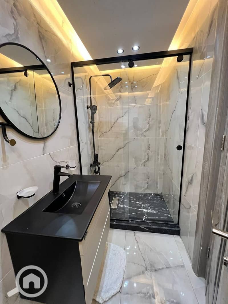 8 2b40e36b-e144-4a20-8ae7-7b161371e3aa. jpg