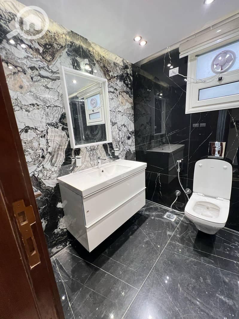 10 d7442313-c3b5-4eba-93fb-023a65ee9ab0. jpg