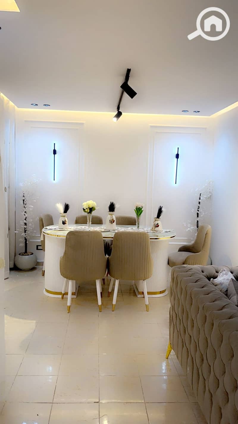 4 43920d87-8314-46ec-a2d6-4e7485e4feea. jpeg