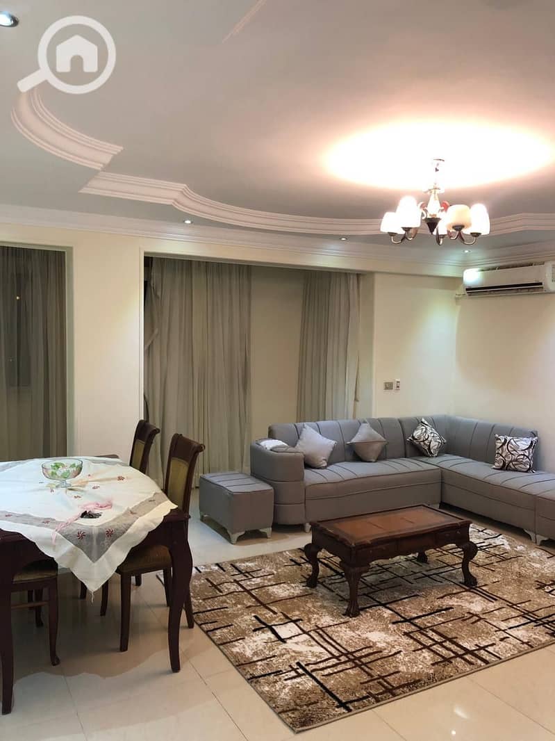 4 e786c9bf-c7f2-4909-870b-072dde407bd7. jpeg