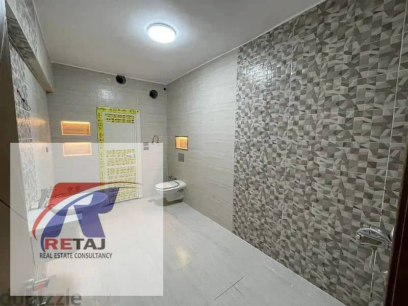 8 8f477a1e-32b0-4c46-96f8-384c90eb9aec. jpg