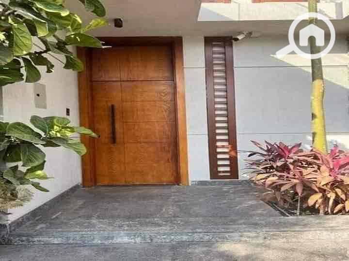 2 09e2989a-e15c-4517-8c5e-b5392040b1f3. jpg