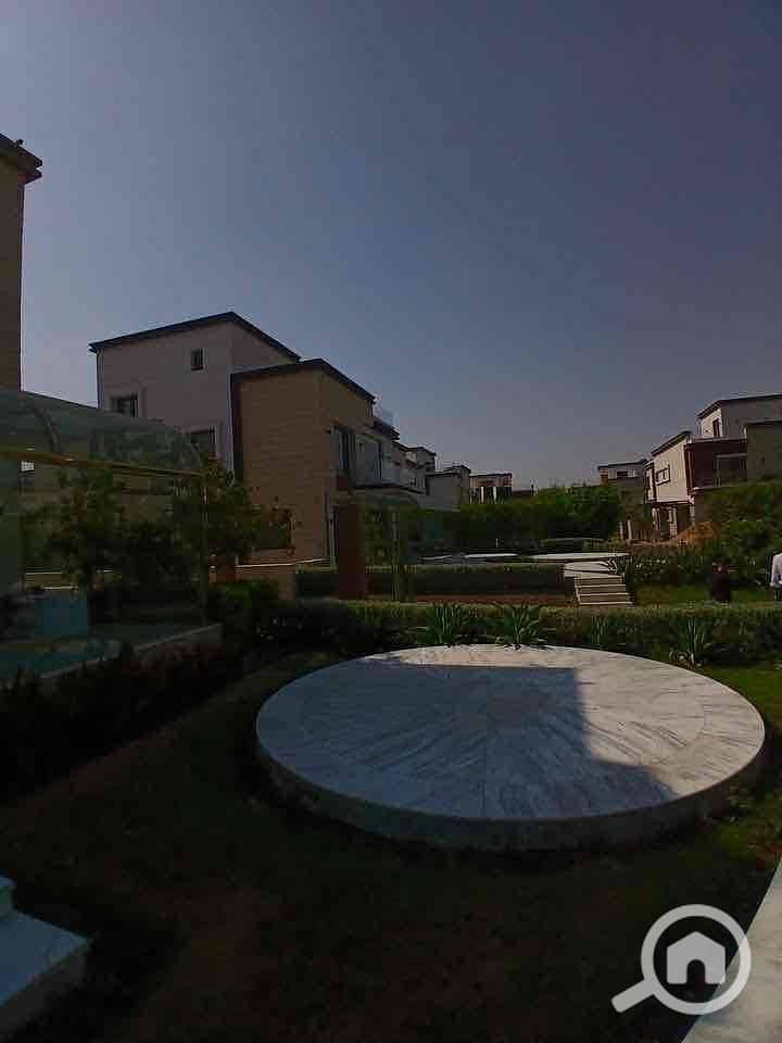 4 ea621dc8-8a34-415d-acd1-631dd4713377. jpg