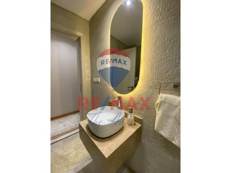 7 056d8bc8-6744-4e4b-b3bc-4e67a14a3abd. jpg