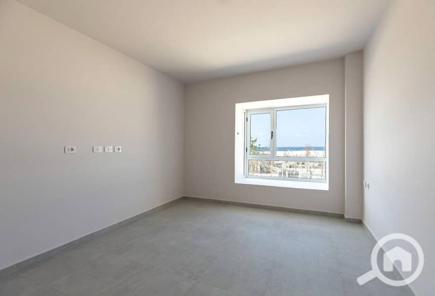 2 b68b0812-98e0-4b3a-a2fe-914abc8d025b. jpg