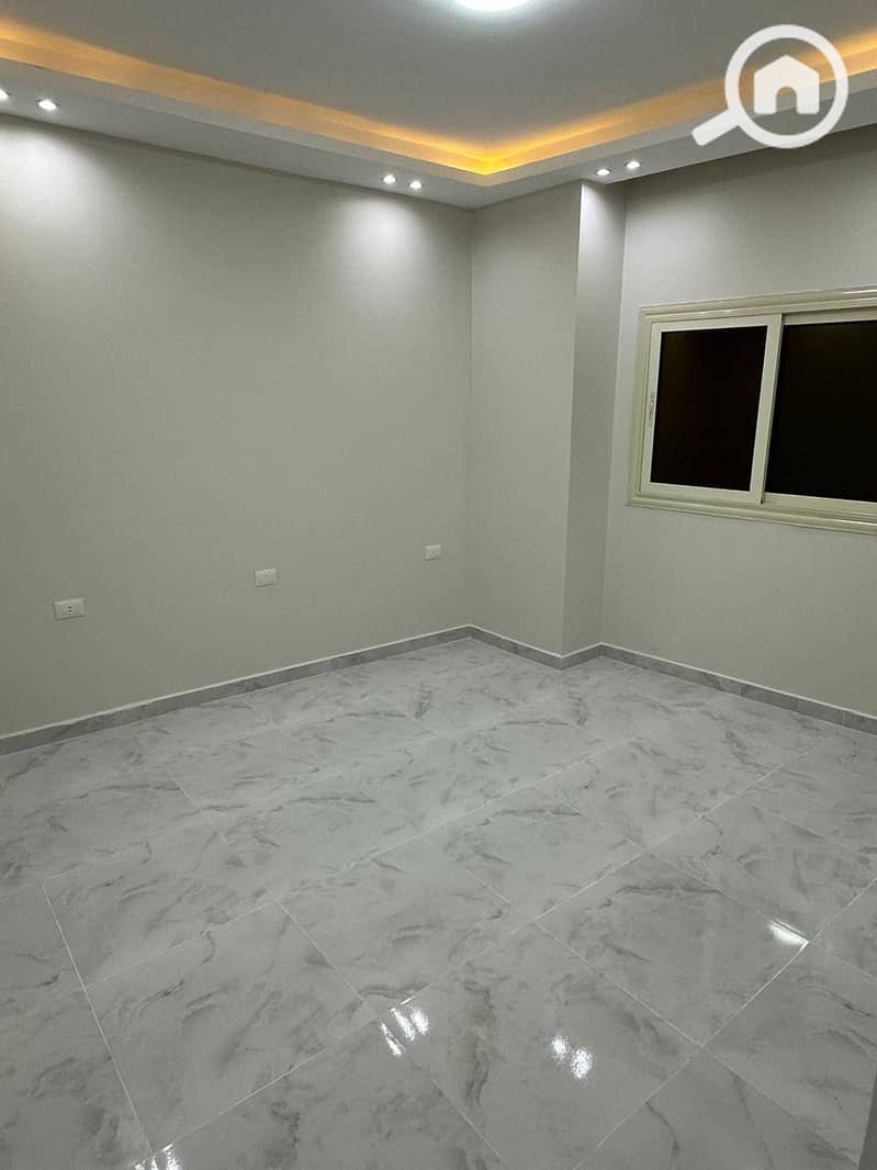 7 photo_5886765408528829579_y. jpg