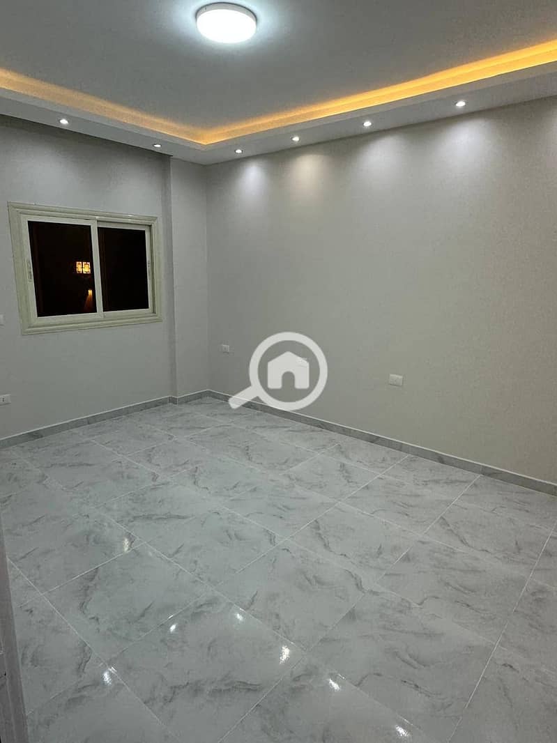 9 photo_5886765408528829578_y. jpg