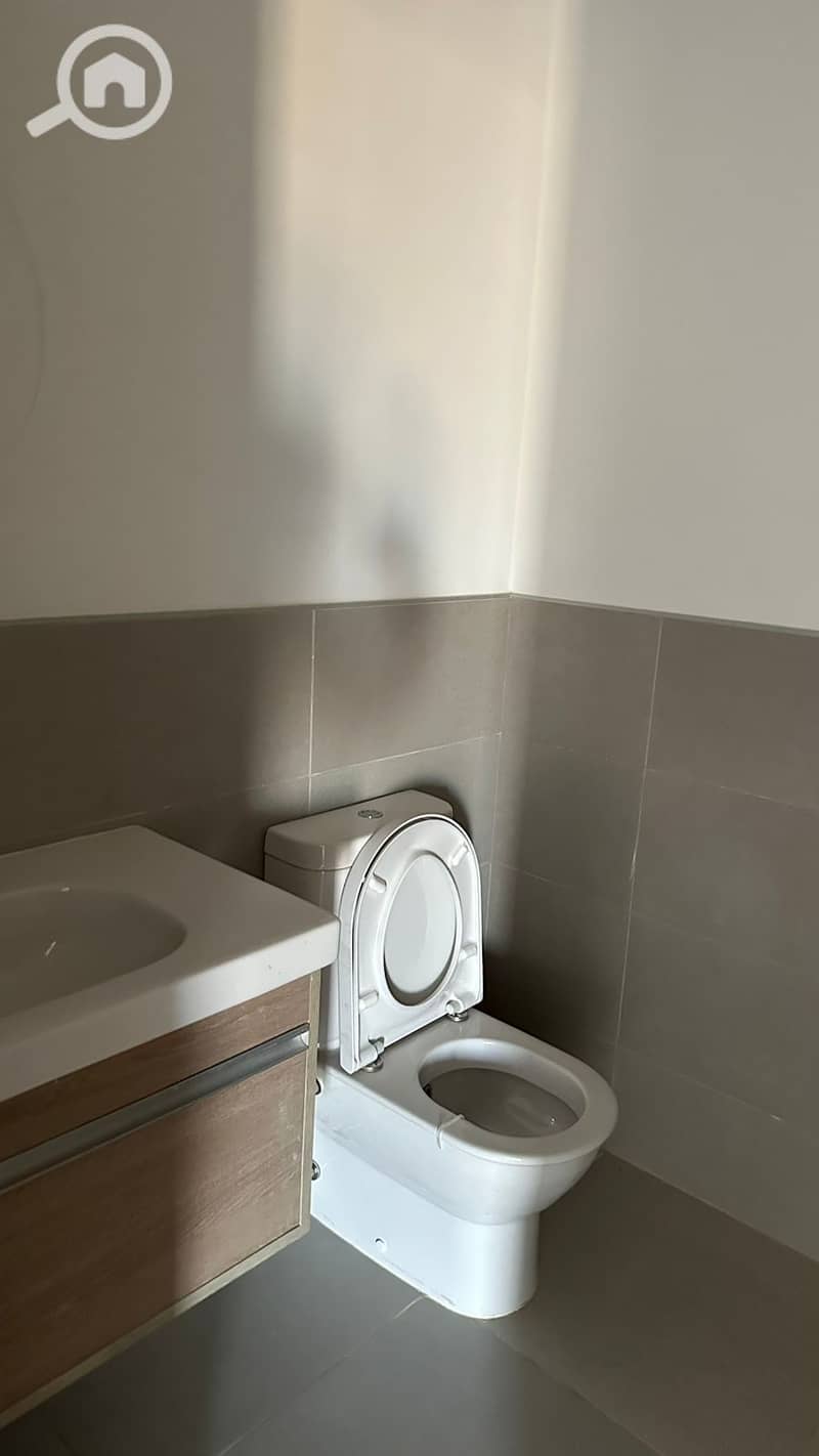 5 9ff4f313-809d-4ef9-a123-c1be4cb782e6. jpg