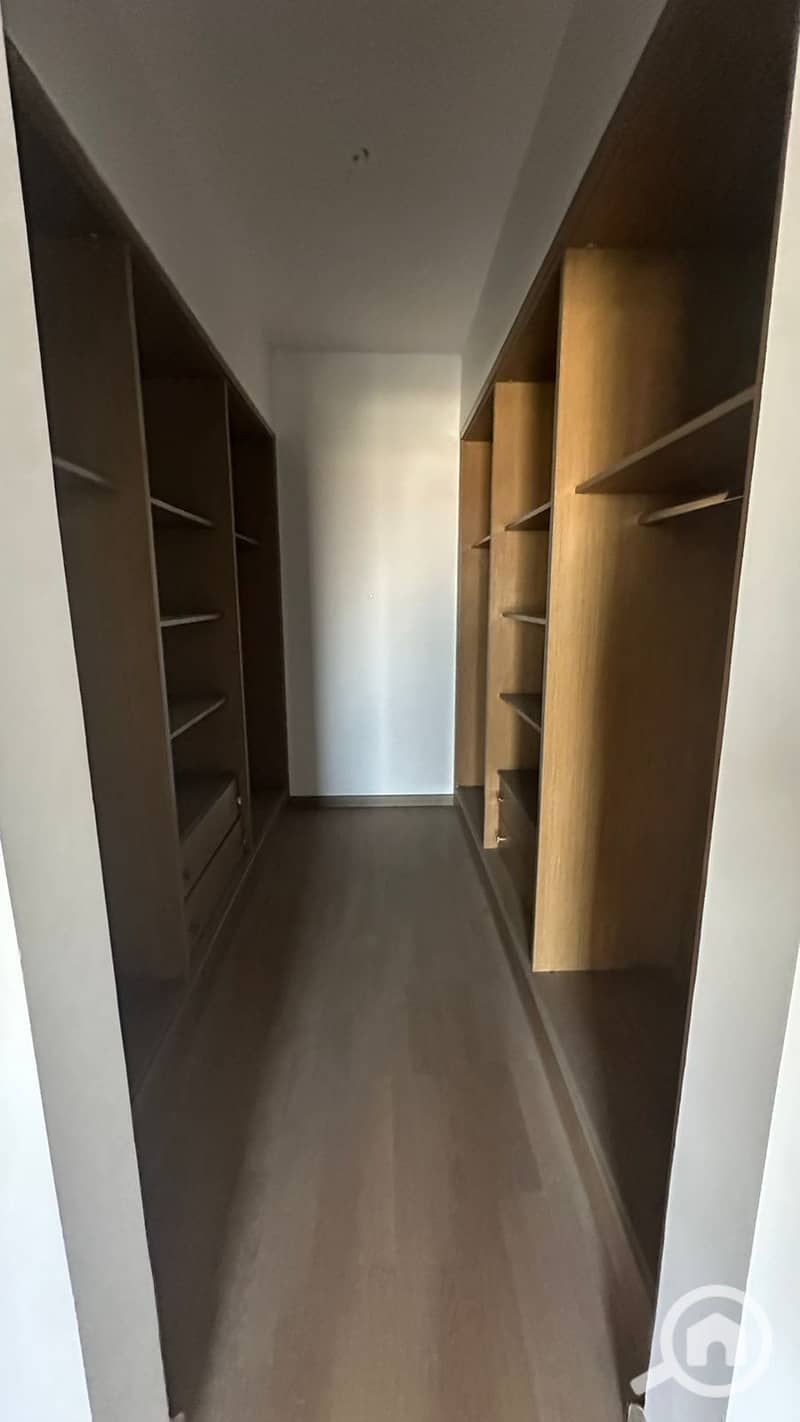 12 ac4b62e9-9b85-48cd-9050-1e19cc301d16. jpg