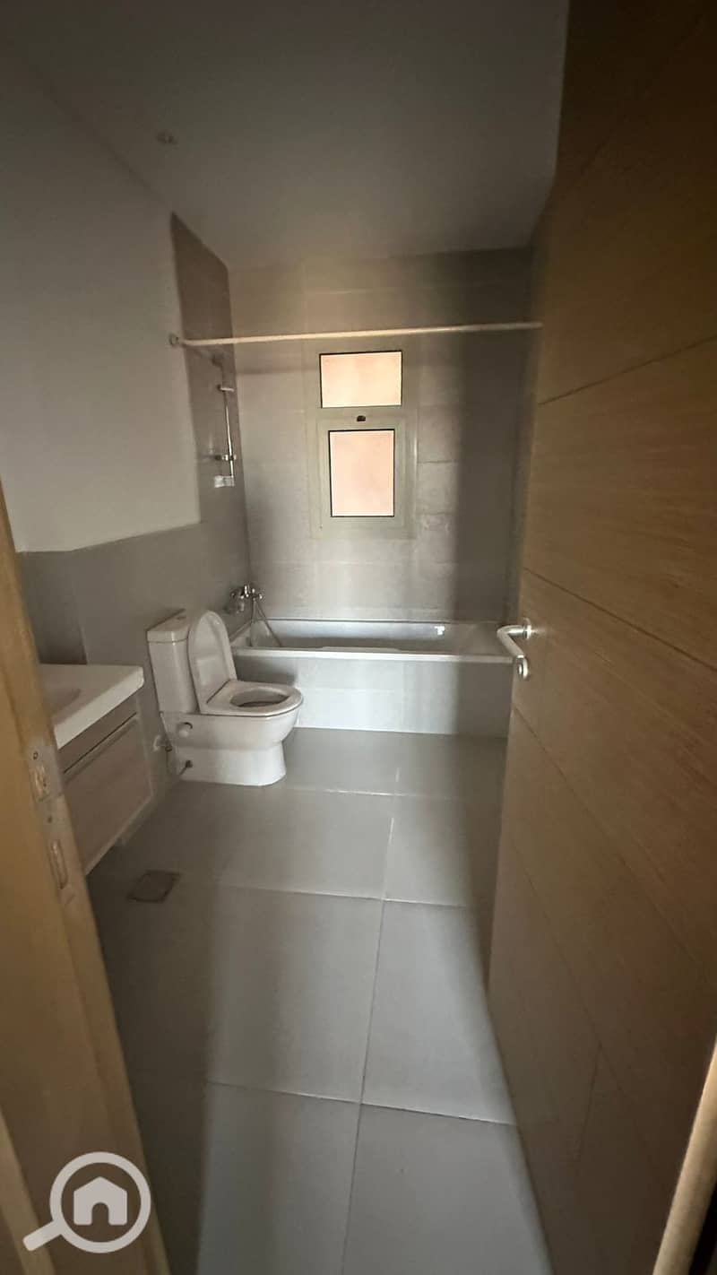 14 e0dba9e6-35f8-4b09-b431-f2ab7595b359. jpg